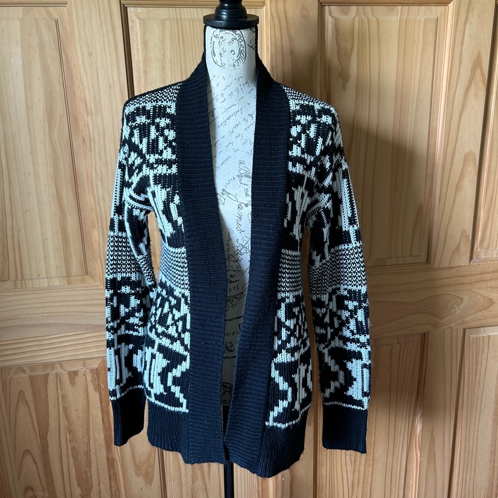 Mossimo Chunky Knit Black and White Oversized Cardigan Sweater